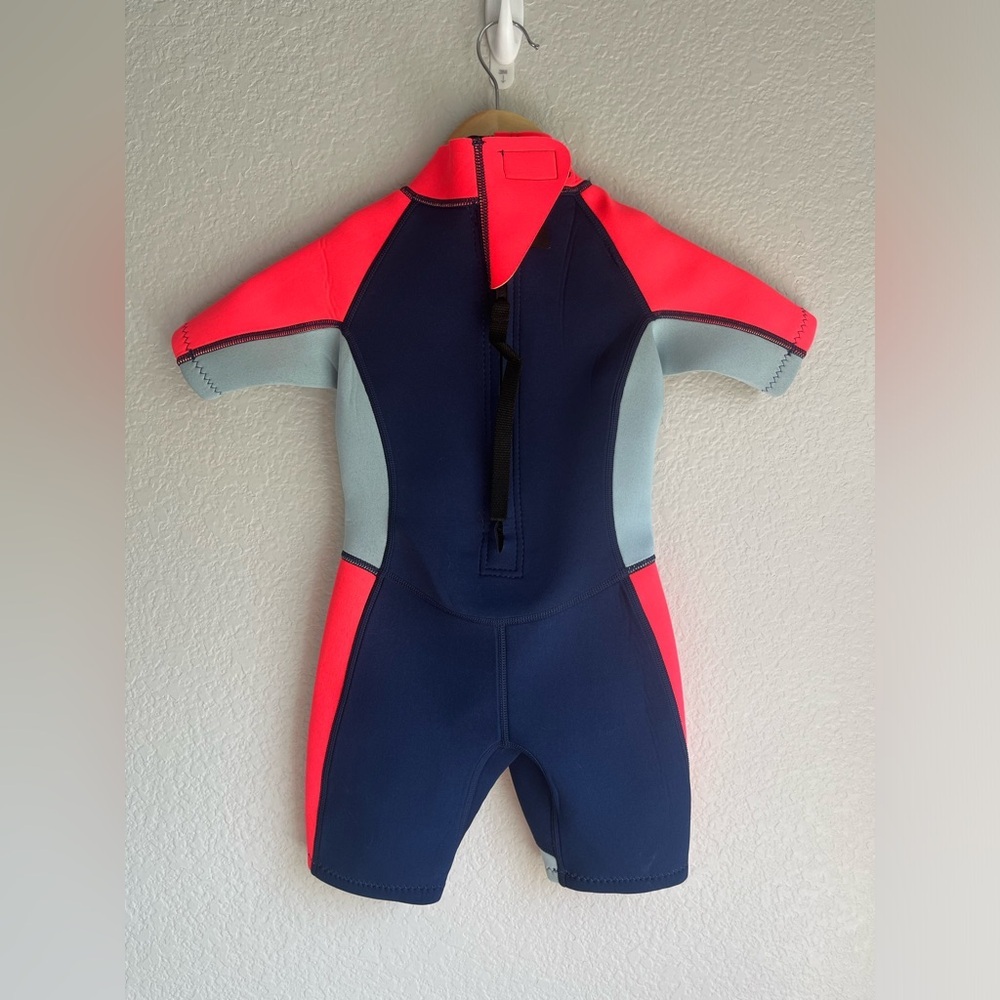 NWOT Mountain Warehouse Kids Shorty 2.5/2mm Wetsuit - Picture 3 of 4